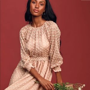 ✨NEW✨ Lulus Blush Midi Dress